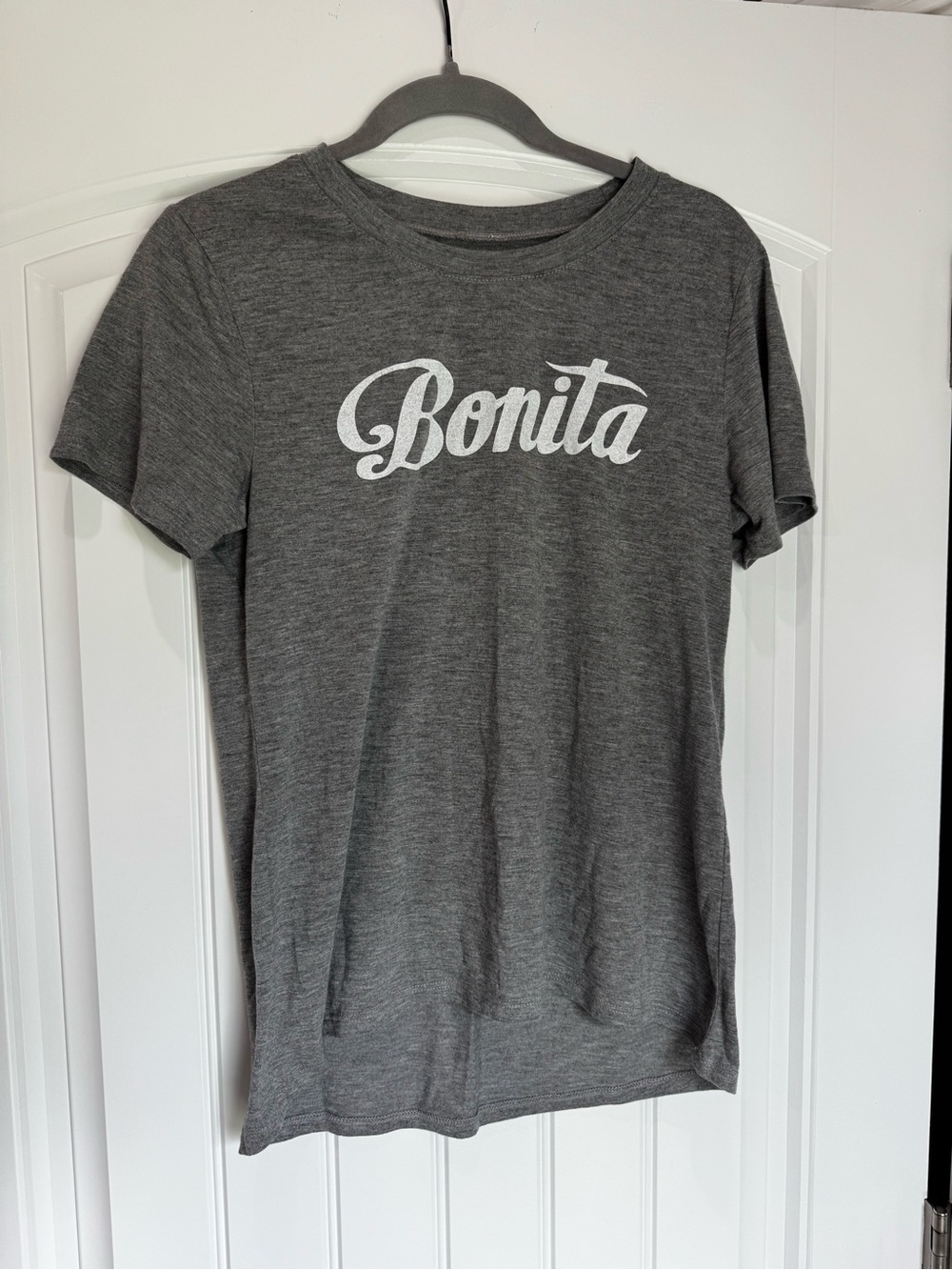 Modern Lux Bonita Graphic Tee Gray Size Large Soft Casual Shirt
